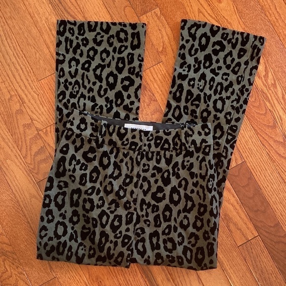 Derek Lam 10 Crosby Kick Flare Green & Black Leopard Print Jeans/Pants - Picture 3 of 13